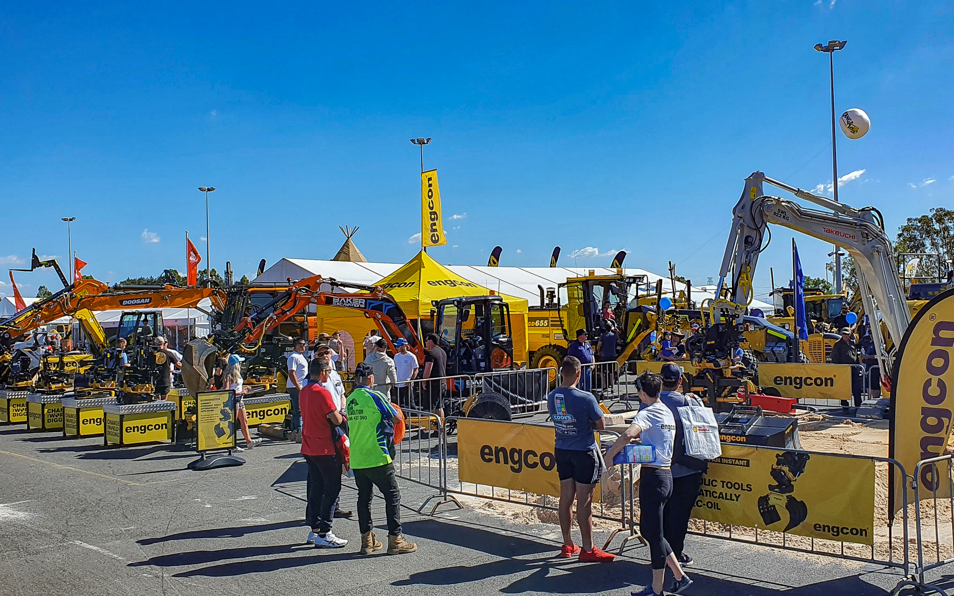 Engcon’s tiltrotator makes a winning impression with excavators at Australia’s largest machine show